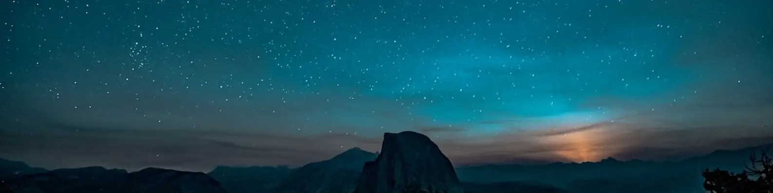 Snowy Peak Moonrise Vista Background